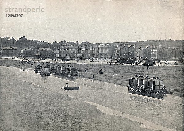 Paignton - The Sands  vom Pier aus  1895. Künstler: Unbekannt.