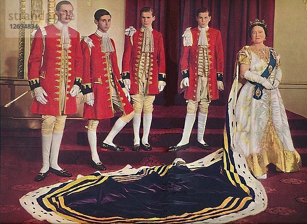 Ihre Majestät die Königinmutter mit ihren Pagen  1953. Künstler: Sterling Henry Nahum Baron.
