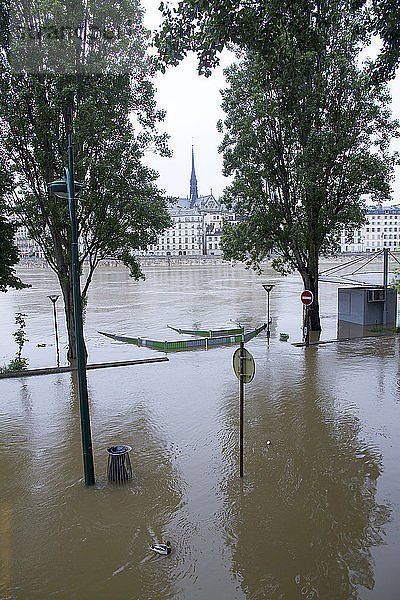 Frankreich  Paris  Hochwasser der Seine (2. Juni 2016)