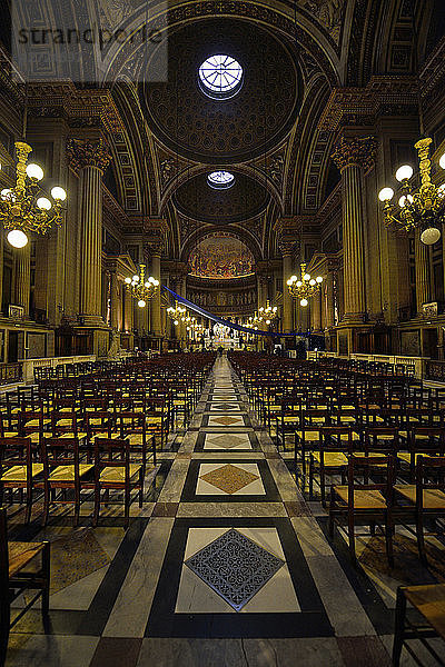 Europa  Frankreich  Paris  vertikale Ansicht des Innenraums der Kirche der Madeleine