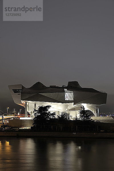 Frankreich  Süd-Ost-Frankreich  Lyon  Musee des Confluences  (Architekt Coop Himmel)  bei Nacht. Obligatorischer Kredit: Architekt Coop Himmel