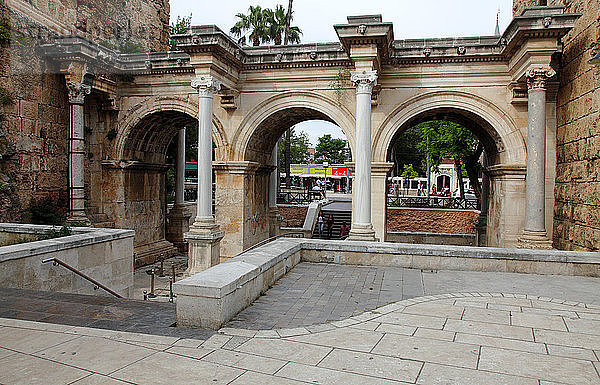 Türkei  Provinz Antalya  Antalya-Stadt  Hadrien-Tor