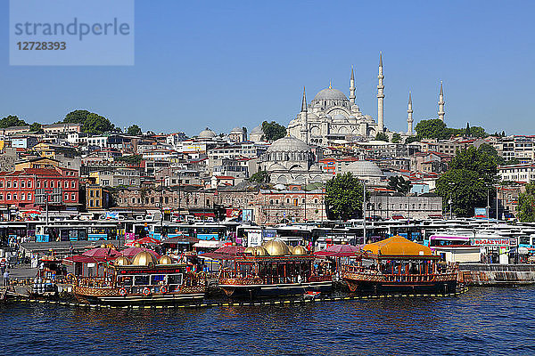 Türkei  Istanbul (Stadtbezirk Fatih) Viertel Eminonu  Busbahnhof und Moscheen (Rustem-Pasa-Moschee und Suleymaniye-Moschee)