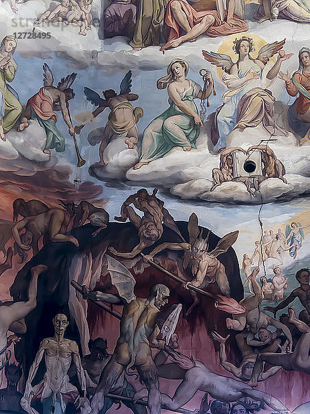 Italien  Toskana  Florenz  Fresko mit der Darstellung des Jüngsten Gerichts von Vasari in der Kuppel des Doms von Florenz
