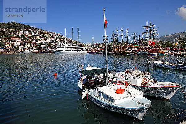 Türkei  Provinz Antalya  Alanya  der Hafen