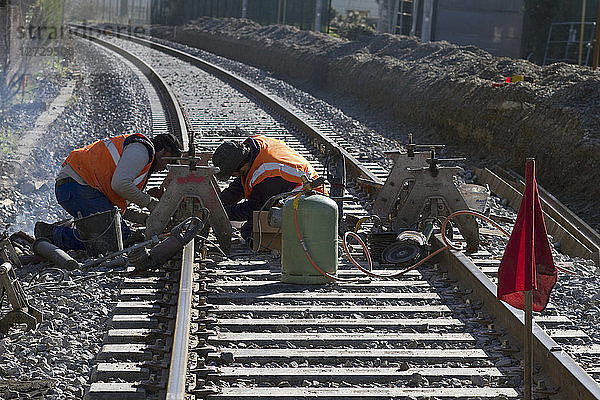 Frankreich  Nordwestfrankreich  Bretagne  Les Moutiers-en-Retz  Renovierung der Eisenbahnstrecke zwischen Nantes und Pornic