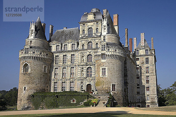 Frankreich  Schloss Brissac  Ostfassade  Gesamtansicht