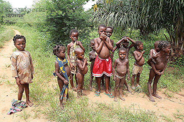 Gruppe junger beninischer Kinder. Tori. Benin.