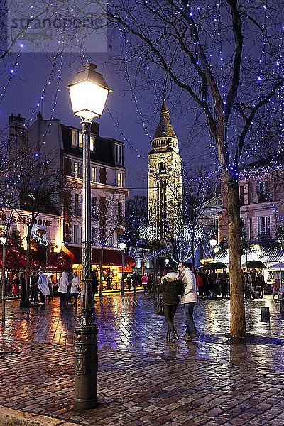 Paris  18. Bezirk  Montmartre  Place de Tertre bei Nacht.