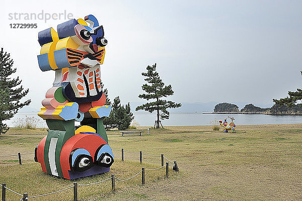 Japan  Insel Naoshima  Skulptur von Karel Appel