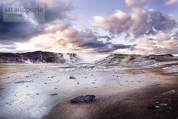 Island  Myvatn  Hverir  solfatara field  mudpots