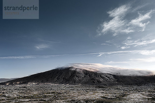 Iceland  Snaefellsnes  mountain landscape and clouds