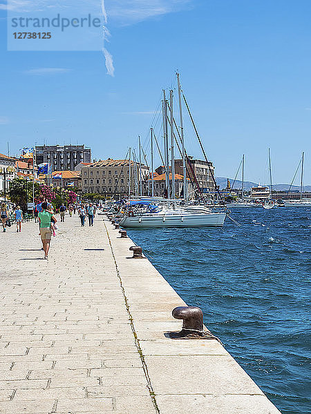 Croatia  Sibenik  Adria coast  waterfront promenade with sailing boats