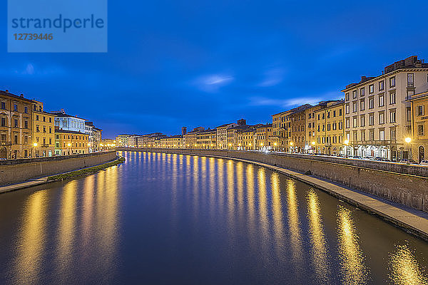 Italy  Pisa  Old town  Arno river at blue hour