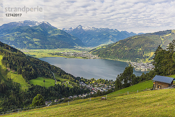 Austria  Salzburg State  Zell am See  Zell lake  Kitzsteinhorn in the background