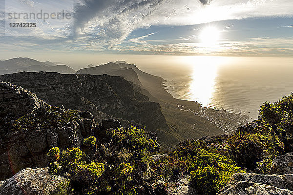 South Africa  Cape Town  Table Mountain  sunset above the sea