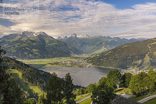 Austria  Salzburg State  Zell am See  View of Zell lake with Kitzsteinhorn in the background