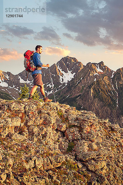 Wandernder Mann  Mount Sneffels  Ouray  Colorado  USA