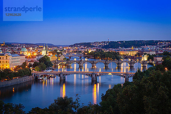 Karlsbrücke  Prag  Tschechische Republik