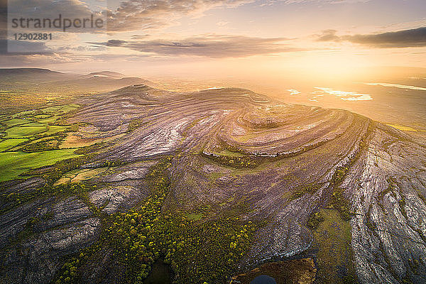 Mullaghmore Burren bei Sonnenaufgang  Fanore  Clare  Irland
