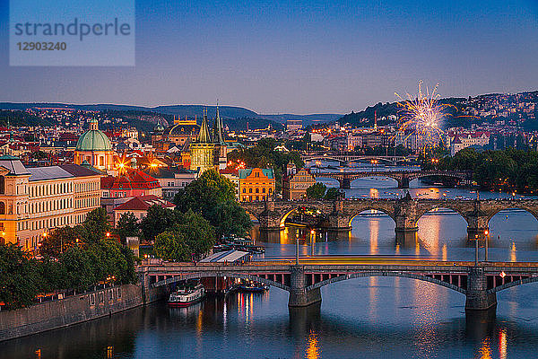 Karlsbrücke  Prag  Tschechische Republik