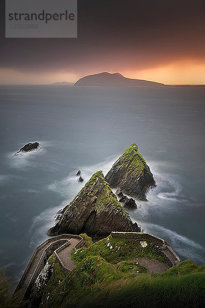 Dunquin Pier  Great Blasket Islands im Hintergrund  Irland