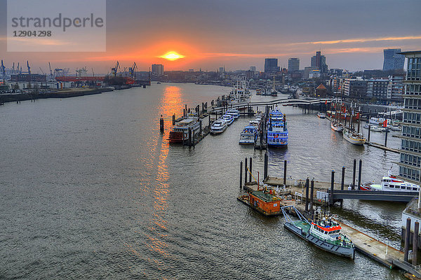 Hamburger Hafen  Hamburg  Deutschland  Europa