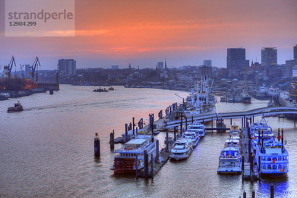 Hamburger Hafen  Hamburg  Deutschland  Europa