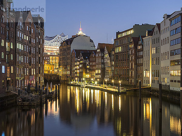 Germany  Hamburg  Nikolai canal with Elbphilharmonie in the background