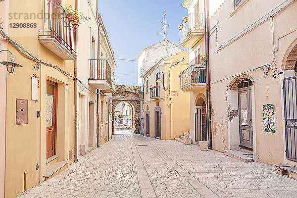 Italy  Molise  Termoli  Old town  empty alley