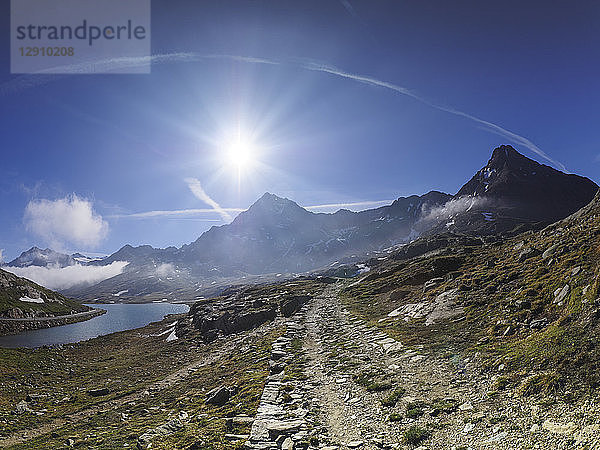 Italy  Lombardy  Gavia Pass  hiking trail and Lago Bianco