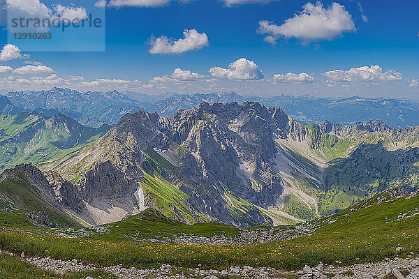Germany  Bavaria  Allgaeu  Allgaeu Alps  mountain panorama of Grosser Daumen to Daumen group with Wengenkopf and Nebelhorn