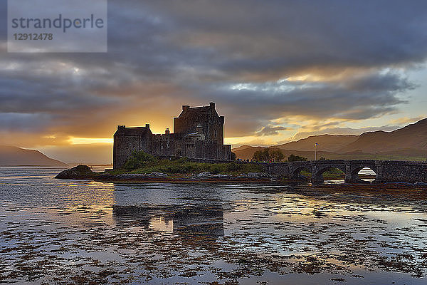 United Kingdom  Scotland  Loch Duich and Loch Alsh  Kyle of Lochalsh  Eilean Donan Castle in the evening