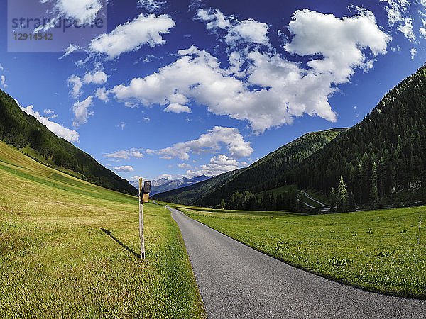 Italy  South Tyrol  path towards Schlinig Pass