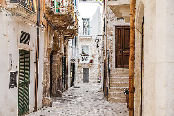 Italy  Puglia  Polognano a Mare  narrow alley at historic old town