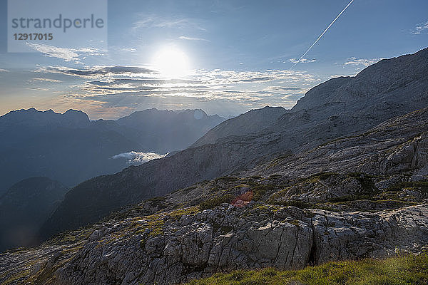 Austria  Salzburg State  Loferer Steinberge  mountainscape in backlight