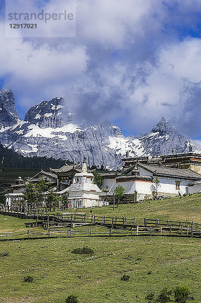 China  Yunnan  Lijiang  Jade Dragon Snow Mountain