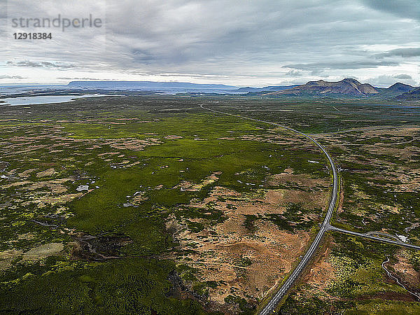 Luftaufnahme der Landschaft auf der Halbinsel â€žSnaefellsnesâ€œ  Island