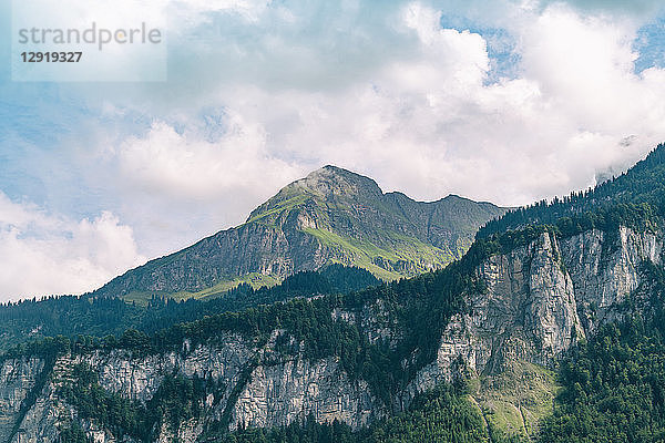 Gebirgige Region Berner Oberland in der Zentralschweiz in der Nähe von Interlaken  Zentralschweiz  Bern  Schweiz