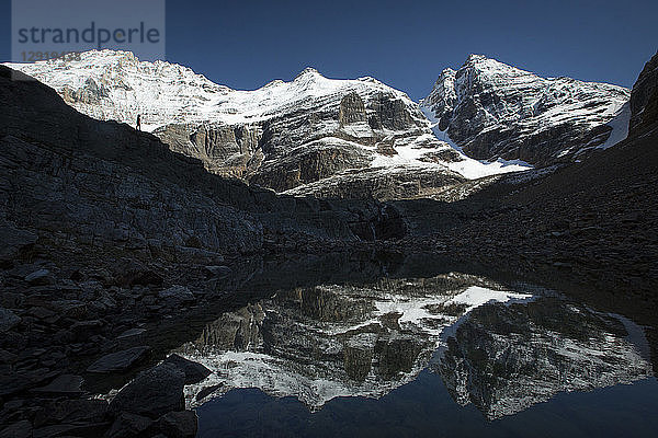 Wunderschöne Naturkulisse des O'Hara-Sees und der kanadischen Rocky Mountains  Yoho-Nationalpark  Alberta  Kanada