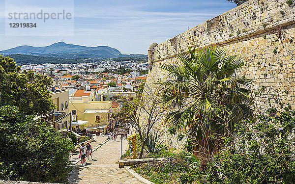 Burgmauer von Fortezza und Altstadt von Rethymnon  Kreta  Griechische Inseln  Griechenland