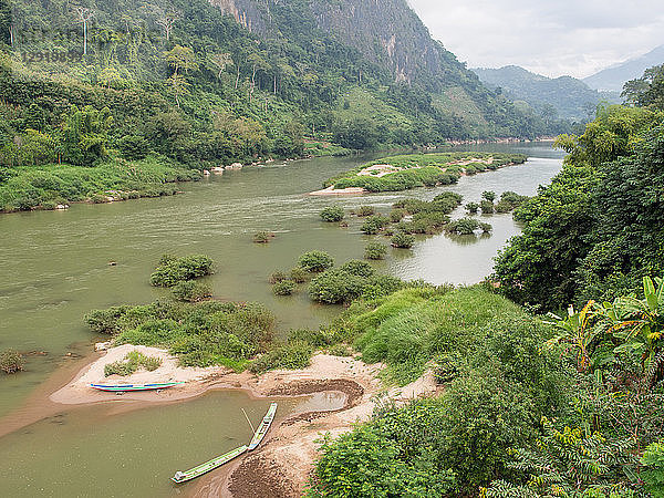 Nam Ou Fluss  Nong Khiaw  Laos  Indochina  Südostasien  Asien