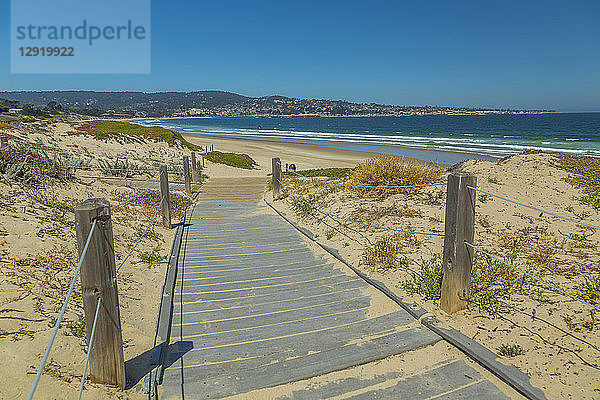 Weg zum Strand  Monterey Bay  Halbinsel  Monterey  Pazifischer Ozean  Kalifornien  Vereinigte Staaten von Amerika  Nordamerika