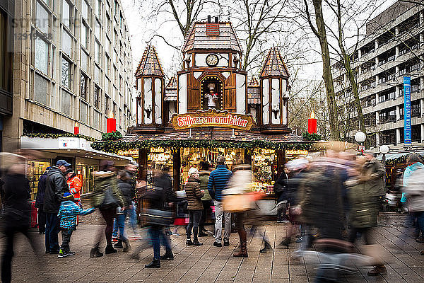 Einer der Hamburger Weihnachtsmärkte (Weihnachtsmarkt)  Hamburg  Deutschland