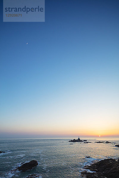 Leuchtturm Corbiere Point  Sonnenuntergang  Jersey  Kanalinseln  Vereinigtes Königreich