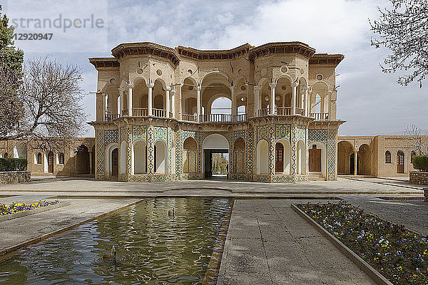 Der zentrale Pavillon  Der Garten von Shahzadeh (Garten des Prinzen)  Mahan  Provinz Kerman  Iran  Naher Osten