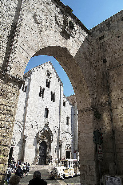 Die Kathedrale des Heiligen Nicol  Schutzpatron der Stadt  Bari  Apulien  Italien