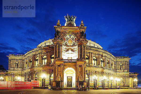 Opernhaus (Semperoper Dresden)  Dresden  Sachsen  Deutschland  Europa