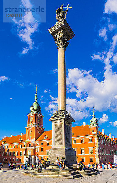 Das Königsschloss und die Sigismund-Säule auf dem Schlossplatz (Plac Zamkowy)  Altstadt  UNESCO-Weltkulturerbe  Warschau  Polen
