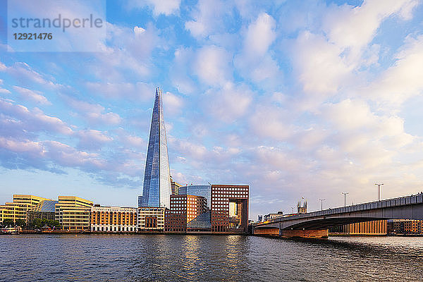 The Shard  entworfen von Renzo Piano und Howard Kennedy  Nr. 1 London Bridge  Themse  London  England  Vereinigtes Königreich  Europa